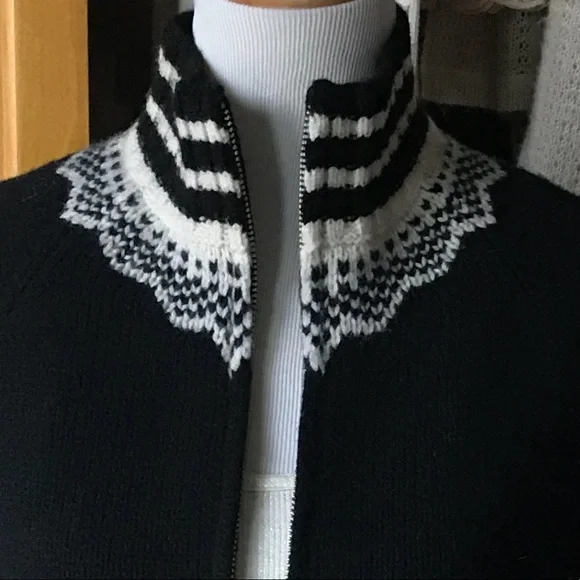 ⭐️BOGO FREE⭐️ GAP timeless zip front cardi wool sweater - Picture 3 of 8